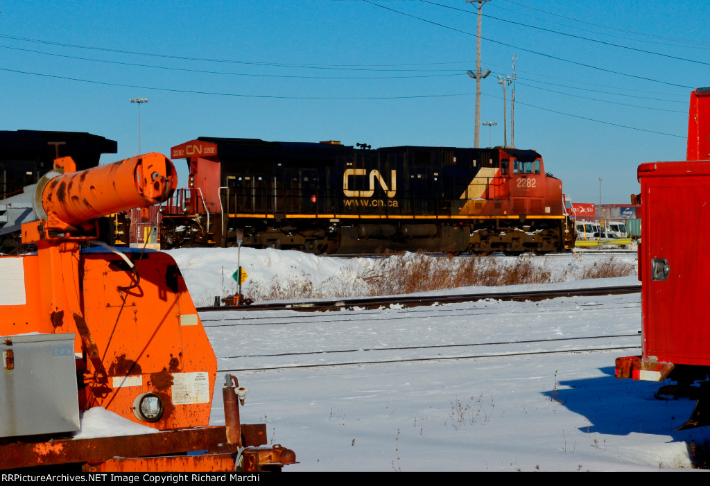 CN 2282